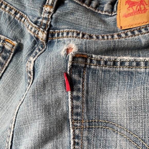 Levi’s Well Worn Denim Cutoff Shorts Sz 8 - Picture 2 of 6